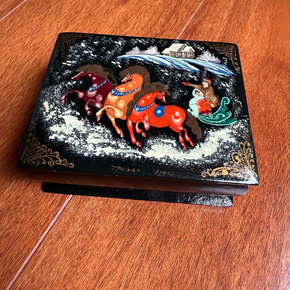 Artist Signed Hand Painted Russian Lacquer Box  Troika Palekh Horse Fairytale 4”